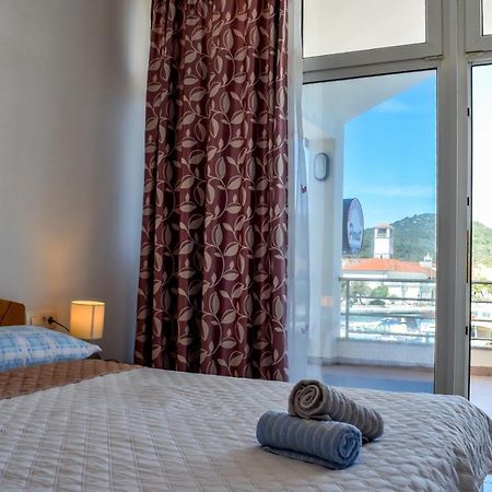 Galeb Apartment เวลิ อีช ภายนอก รูปภาพ